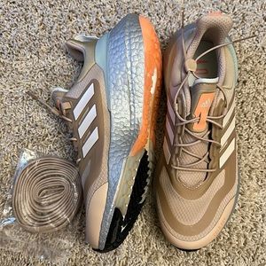 New Ultra boost Adidas 7.5 women size